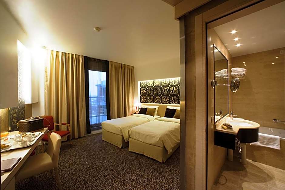 Antony Palace Hotel