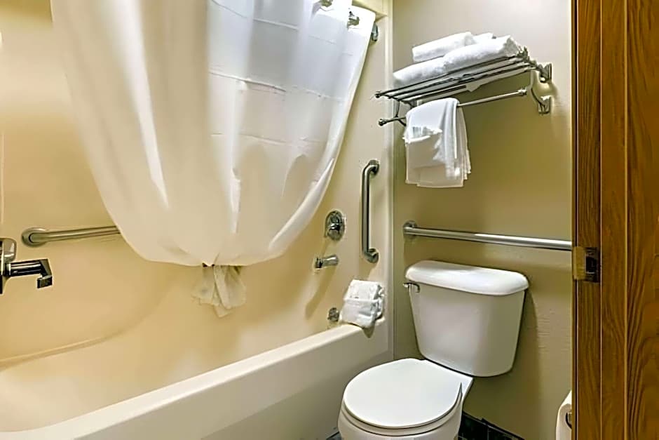 Ramada By Wyndham Branson Theatre District – Branson, MO
