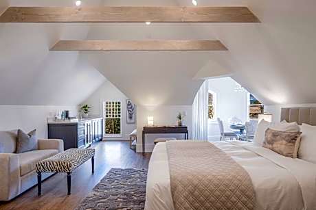 Superior King Suite