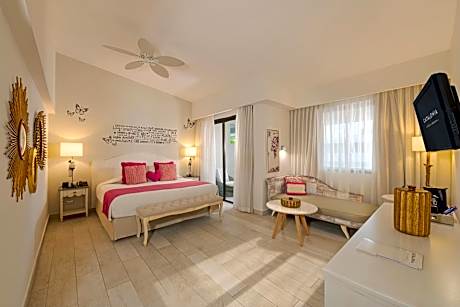 Privileged Family Deluxe Junior Suite ( 4 adults + 2 children)