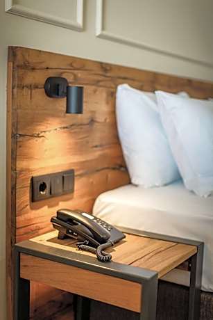 Large Double or Twin Room with Balcony and Mountain View