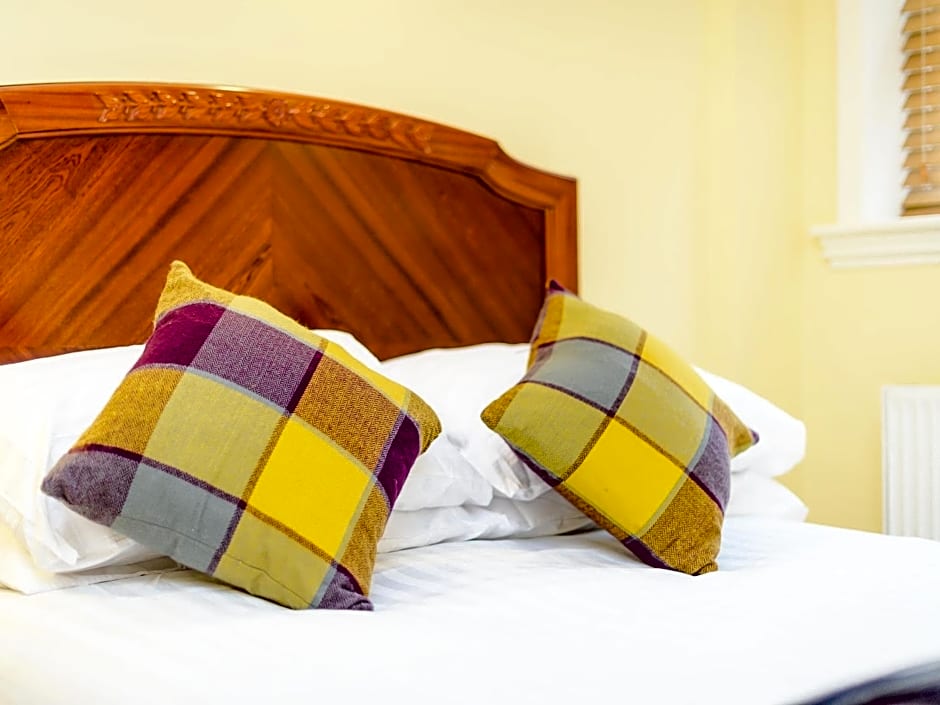 1 Riverside Apartments