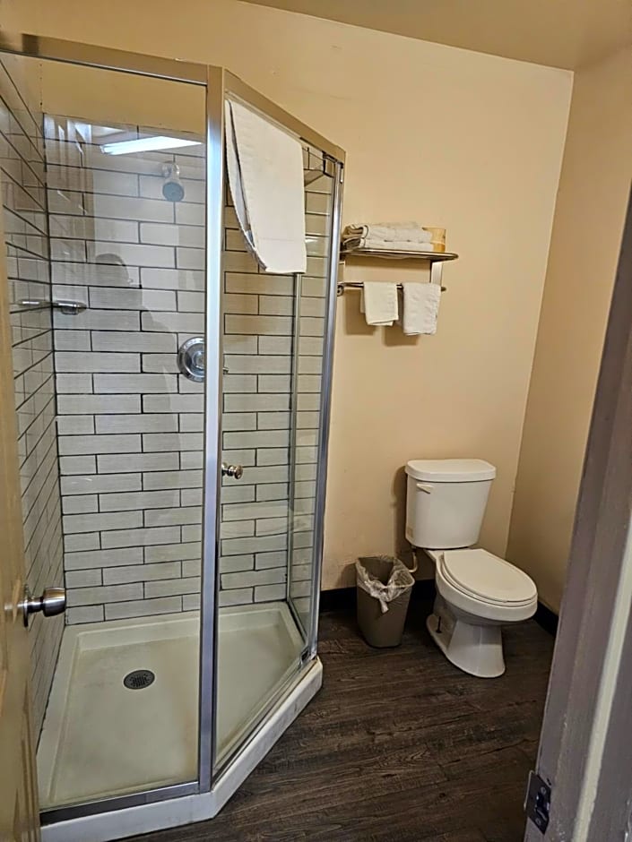 California Suites Motel