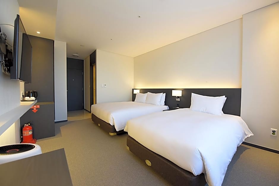 Geoje Artnouveau Suite Hotel