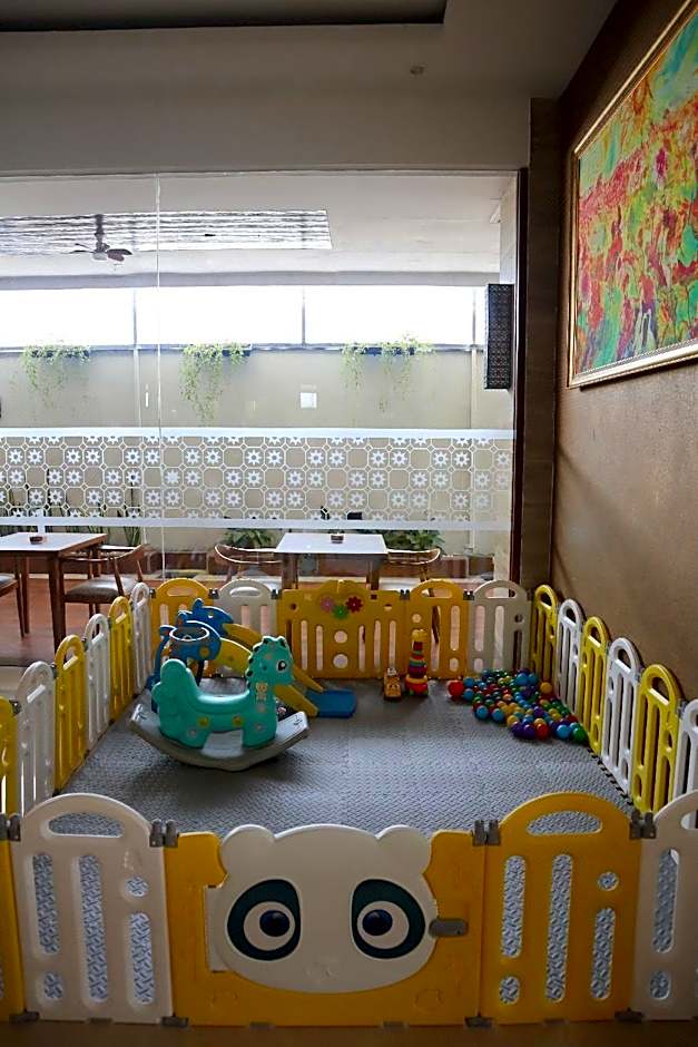 Lynn Hotel Mojokerto