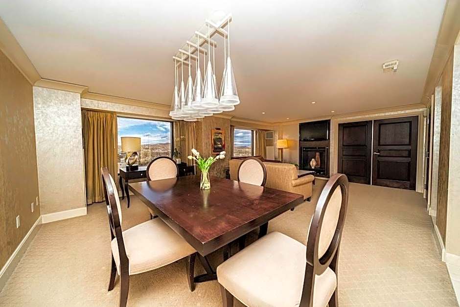 Reno Suites