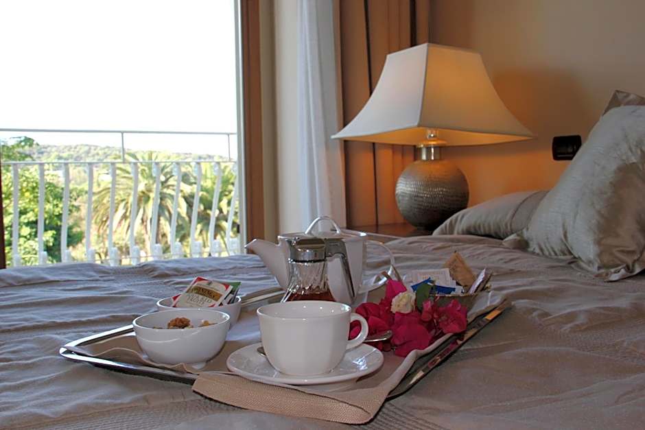 Photo 1 of 9 of Suite, Sea View