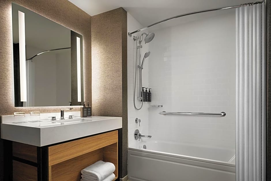 Sheraton Erie Bayfront Hotel
