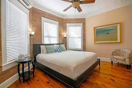 King Room (Amelia Suite)