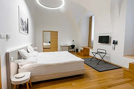 Hotel Benedict