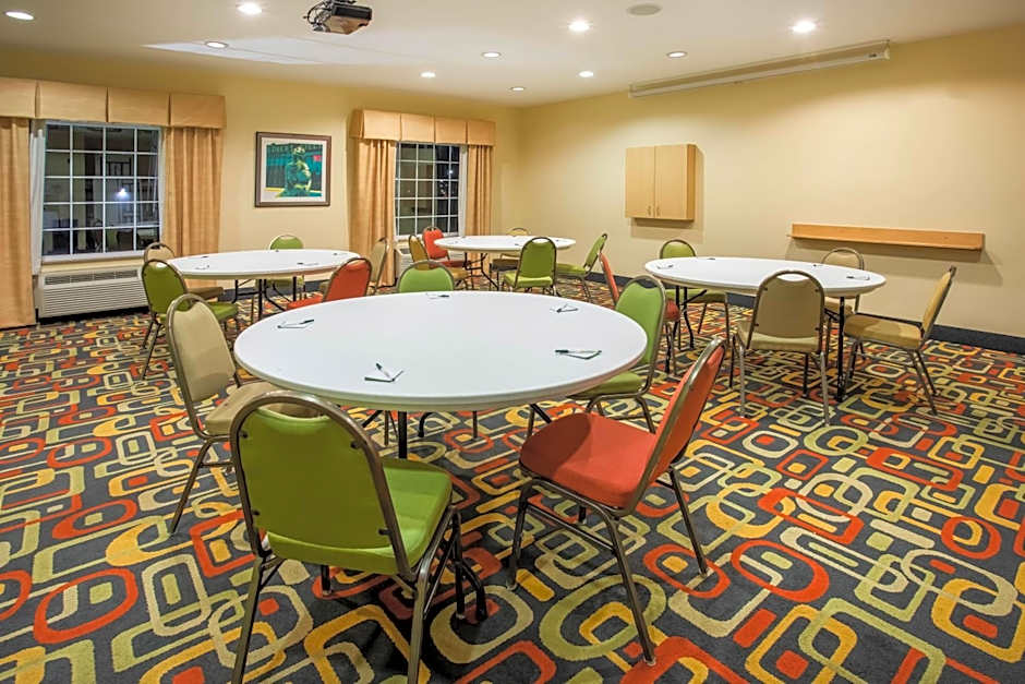 La Quinta Inn & Suites by Wyndham Rochester Mayo Clinic S