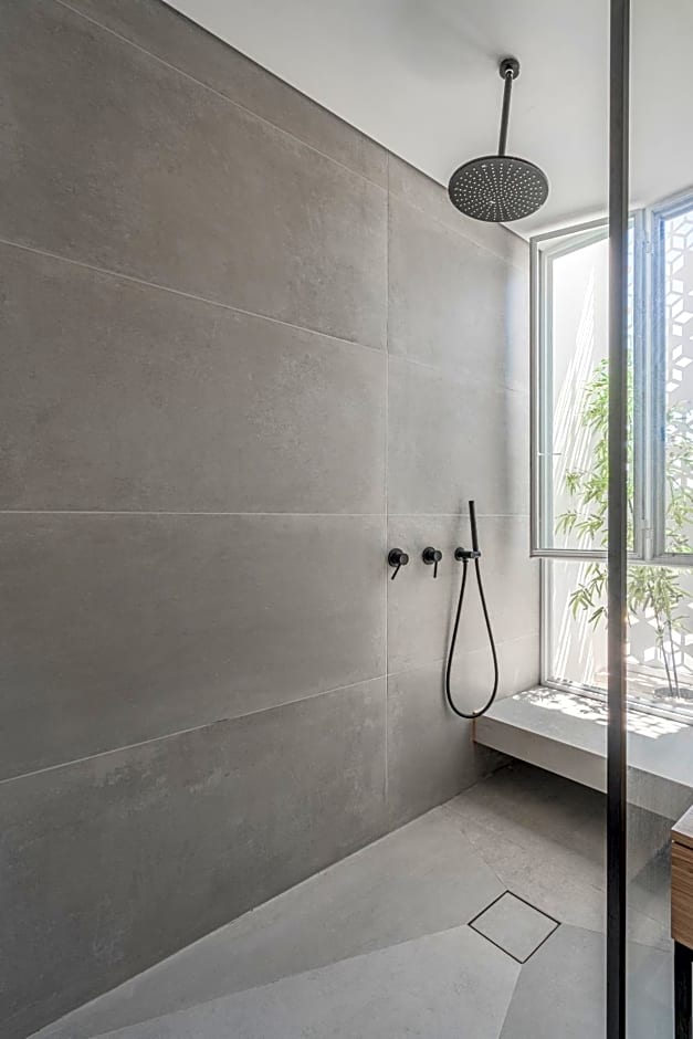 Danielle boutique suite