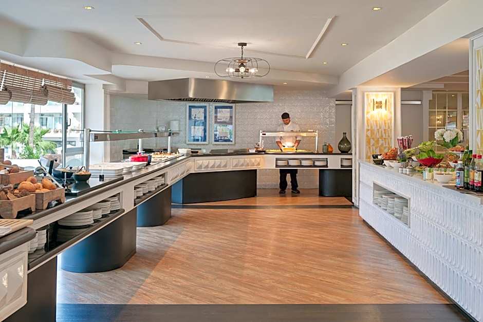 H10 Delfín - Adults Only