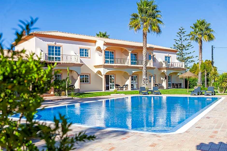 Atalaia Sol Aparthotel - tennis & heated pool in winter