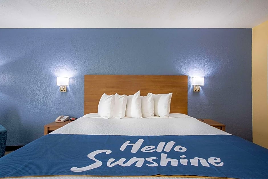 Days Inn by Wyndham Apopka/Orlando