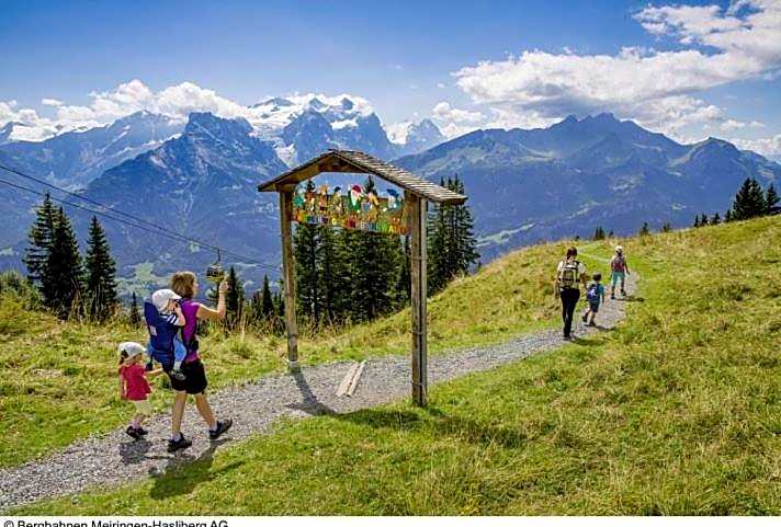 Hotel Sherlock Holmes "nur 200 m zur Gondelbahn Hasliberg"