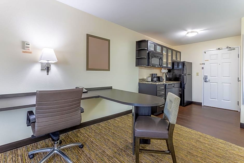Candlewood Suites Aurora-Naperville, an IHG Hotel