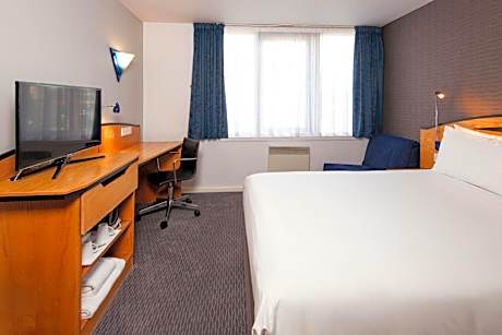 Standard Double Room with Single Sofa Bed and Free Hot Breakfast