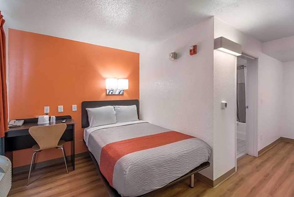 Motel 6-Fargo, ND - West Acres - North Fargo