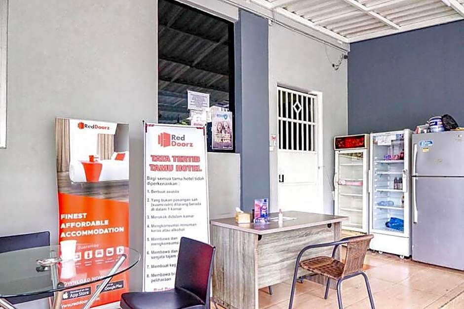 RedDoorz @ Citraland Surabaya