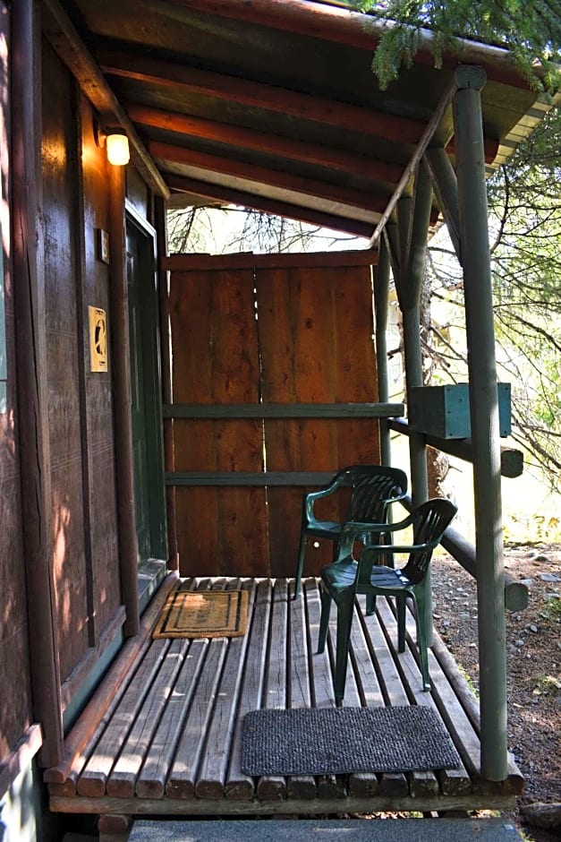 Exit Glacier Lodge