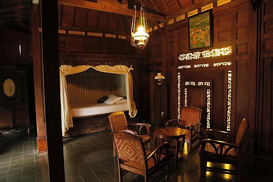 Tembi - Historical Home