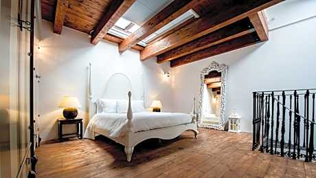 Suite with Garden View - Separate Building