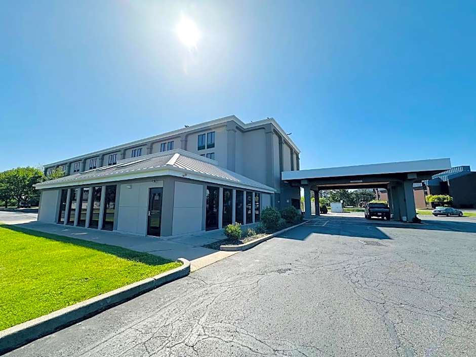 Ashbourne Hotel Canton/Hall of Fame I-77