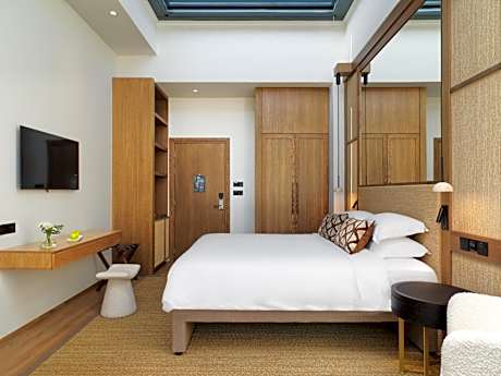 Suite with Outdoor Hot Tub