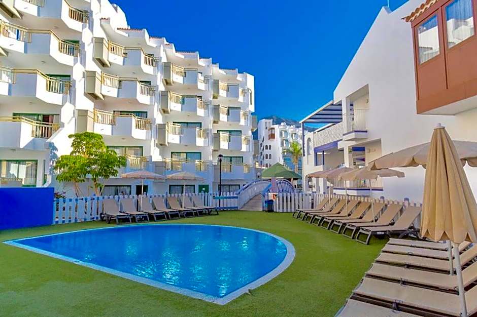 Playaolid Suites & Apartments