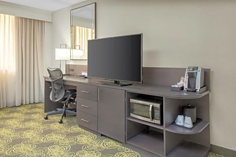 Queen Room with Two Queen Beds - High Floor