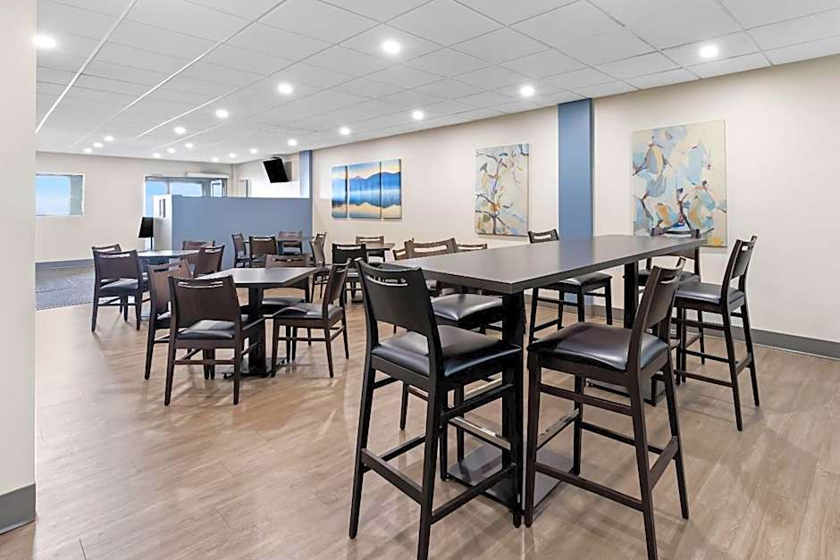 Howard Johnson by Wyndham Thunder Bay