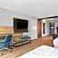 Tru by Hilton Lincoln East