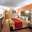 Econo Lodge Inn & Suites