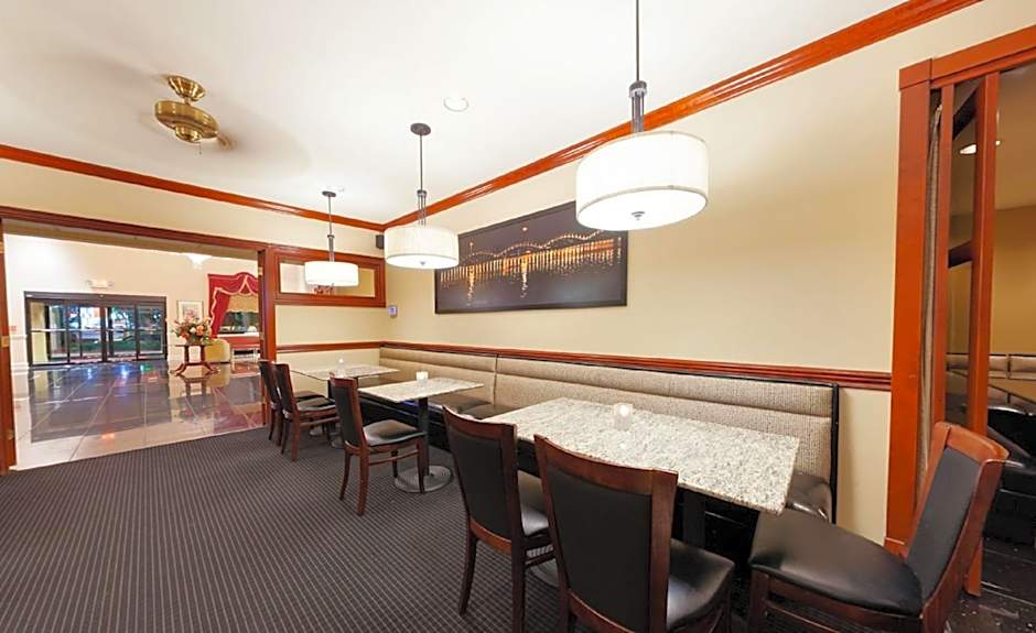 Radisson Hotel & Conference Center Rockford