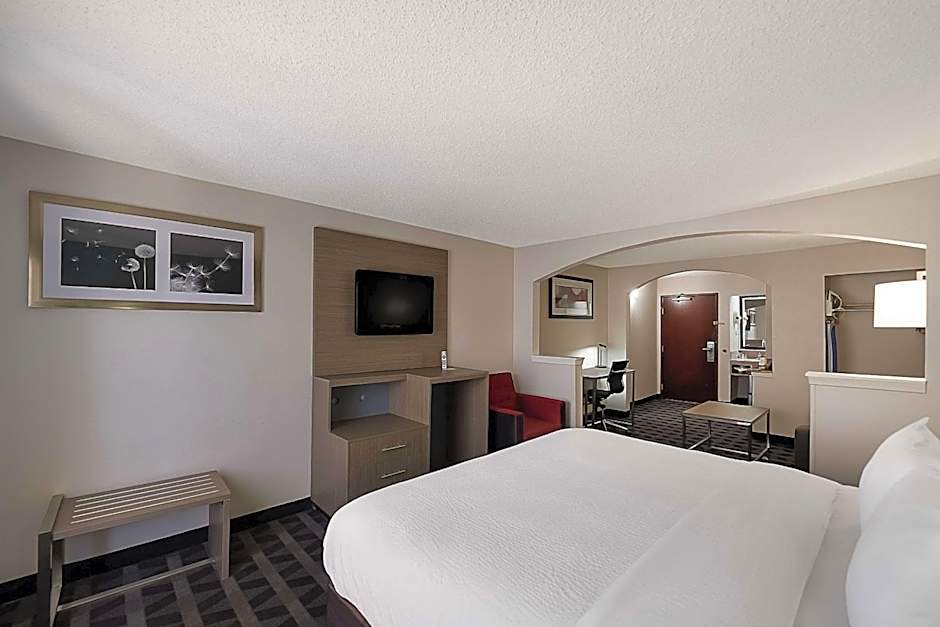 Quality Inn & Suites DFW Airport South