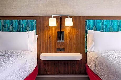 2 Queen Beds Nonsmoking