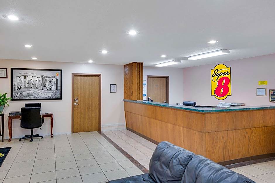 Super 8 by Wyndham Kennett