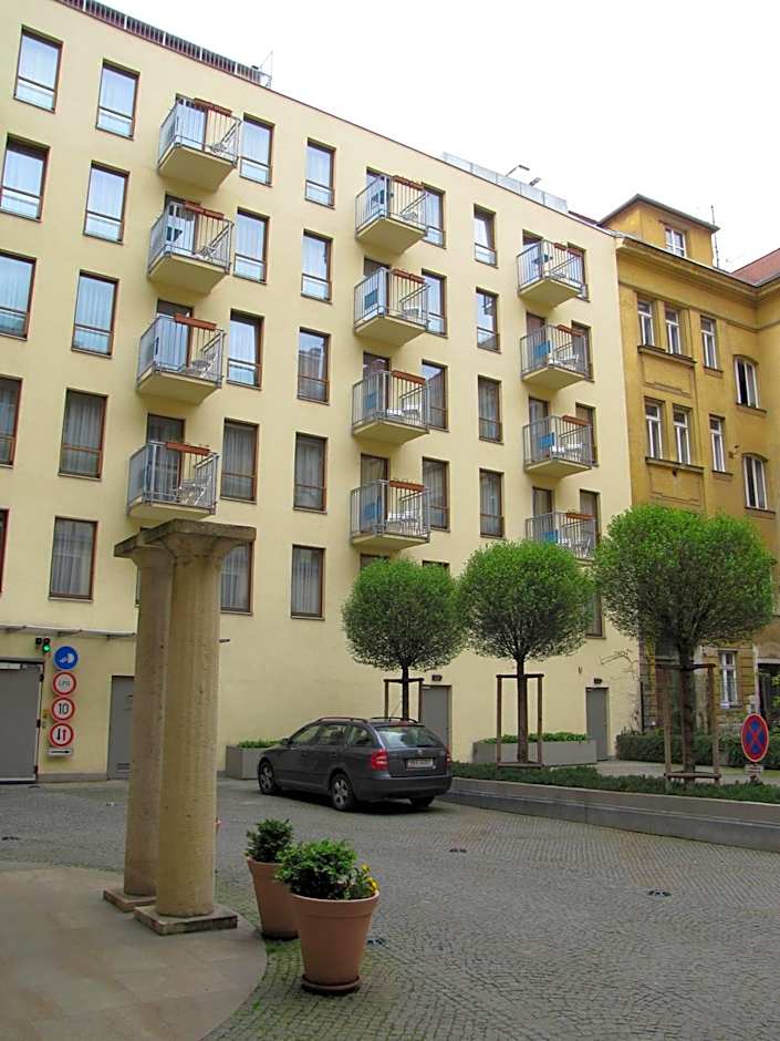 Aparthotel Austria Suites