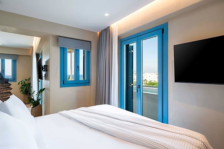 Aura Suites Paros