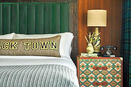 Queen Room with Two Queen Beds and Tub - Mobility/Hearing Accessible