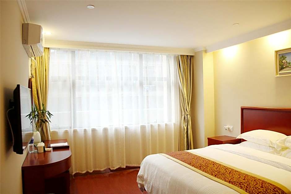 GreenTree Inn Jiangsu ZhenJiang Jurong New Bus Station Express Hotel