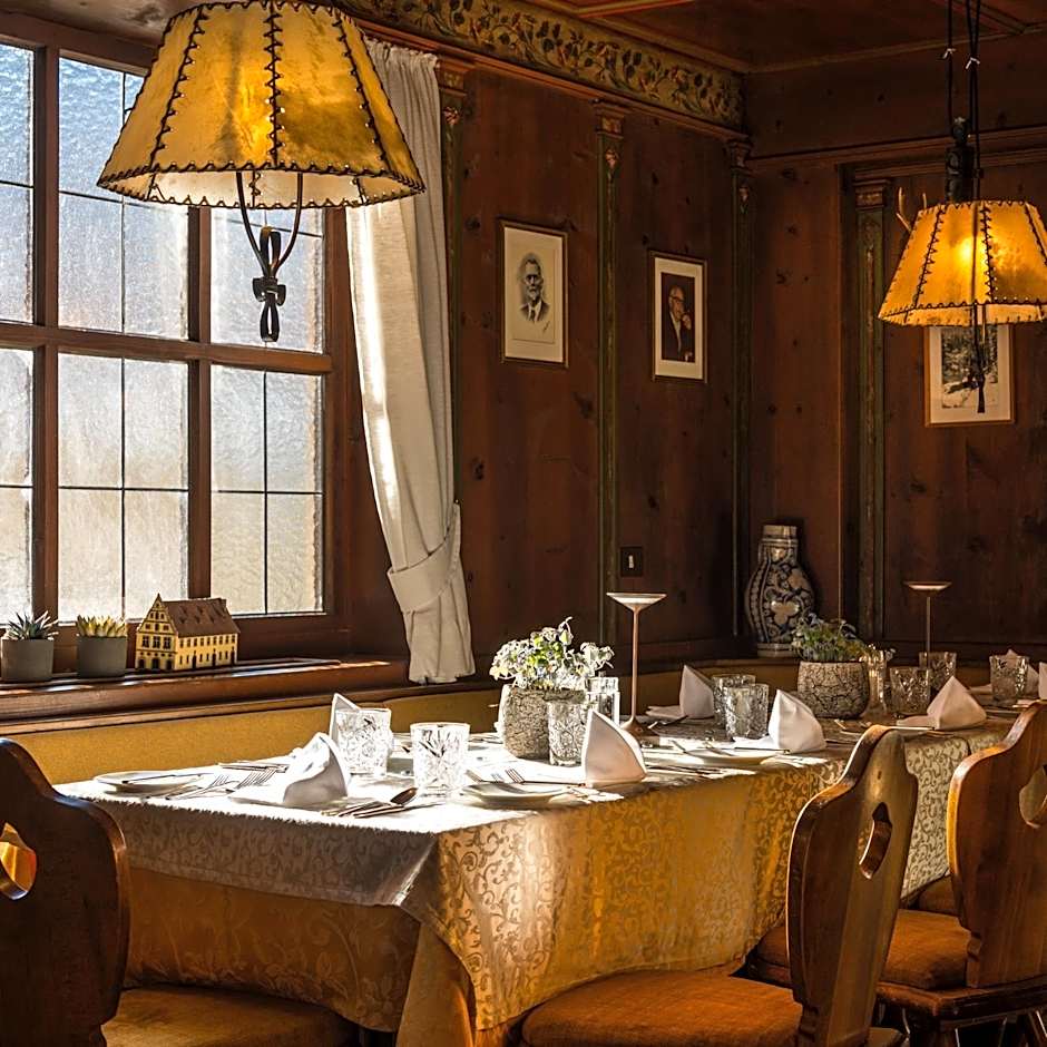 Hotel Post - OlangCard included