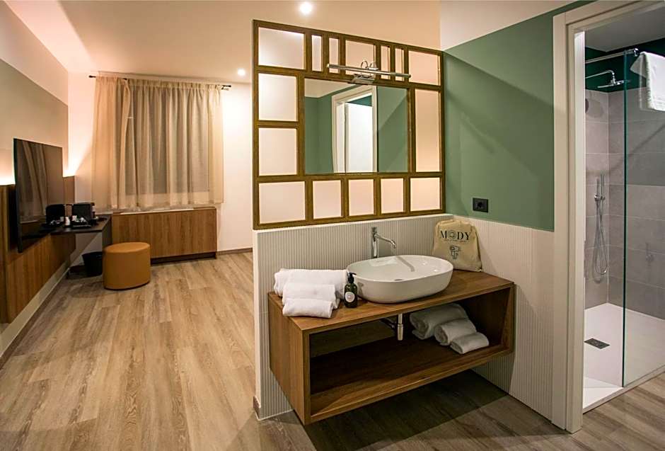 Moody smart & comfy Hotel