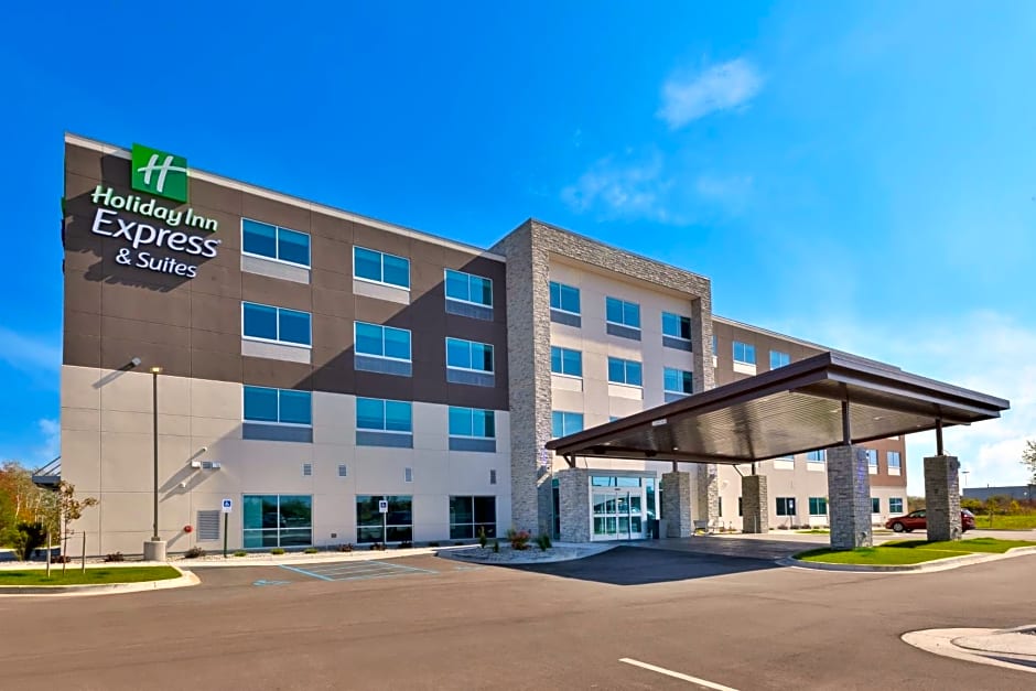 Holiday Inn Express & Suites Cedar Springs - Grand Rapids N