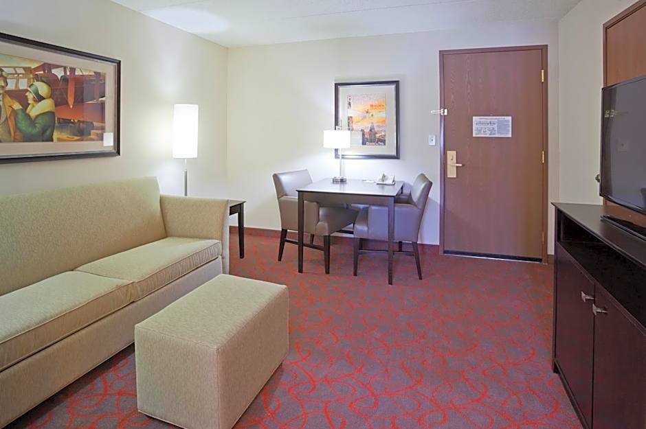 Holiday Inn Express & Suites Bloomington West By IHG