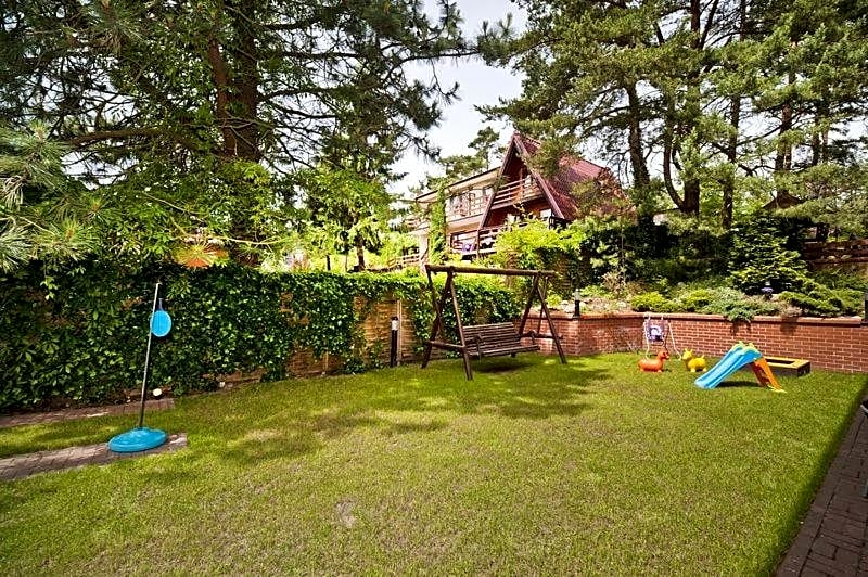 Pokoje Go¿cinne Namiastka