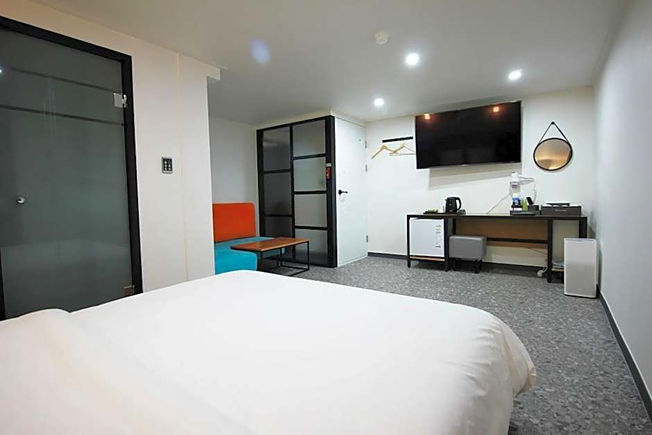 Bronze Hotel