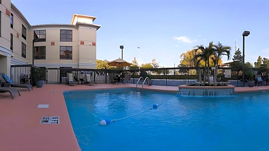 Holiday Inn Express Hotel & Suites Clearwater North/Dunedin By IHG