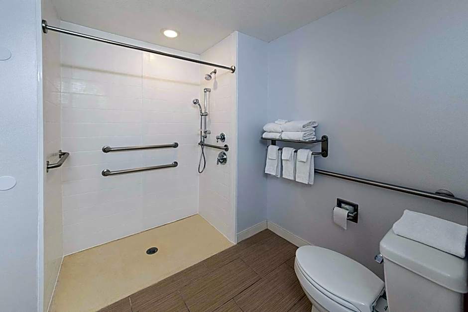 Hampton Inn By Hilton Greenfield, In